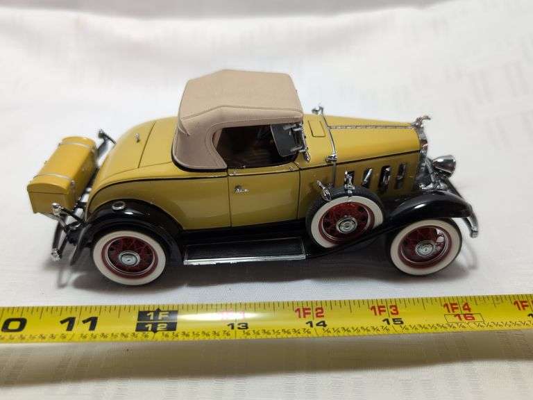 1932 CHEVROLET CONFEDERATE DIECAST CAR MODEL
