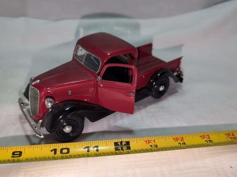 1937 FORD DIECAST PICKUP TRUCK MODEL
