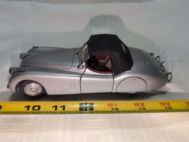 1952 JAGUAR XK 120 DIECAST CAR MODEL