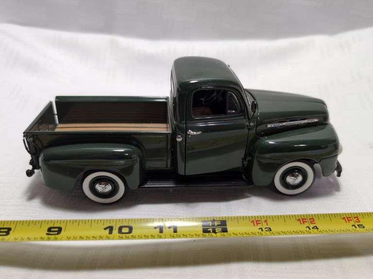 1954 FORD F-1 DIECAST PICKUP TRUCK MODEL