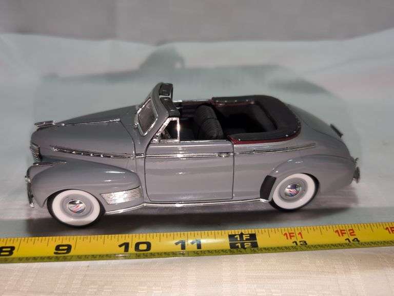1941 CHEVROLET SPECIAL DELUXE DIECAST CAR MODEL