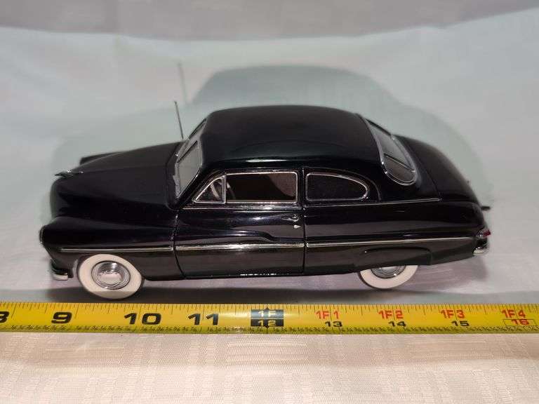 1949 MERCURY CLUB COUPE DIECAST CAR MODEL