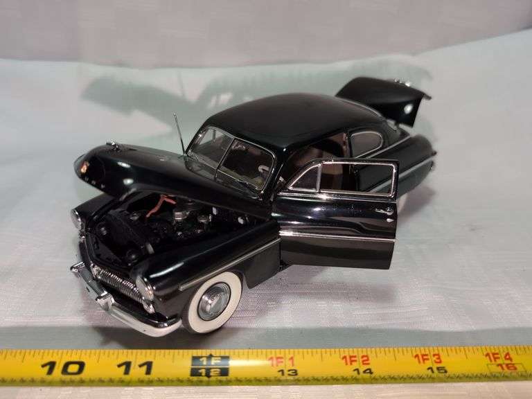1949 MERCURY CLUB COUPE DIECAST CAR MODEL
