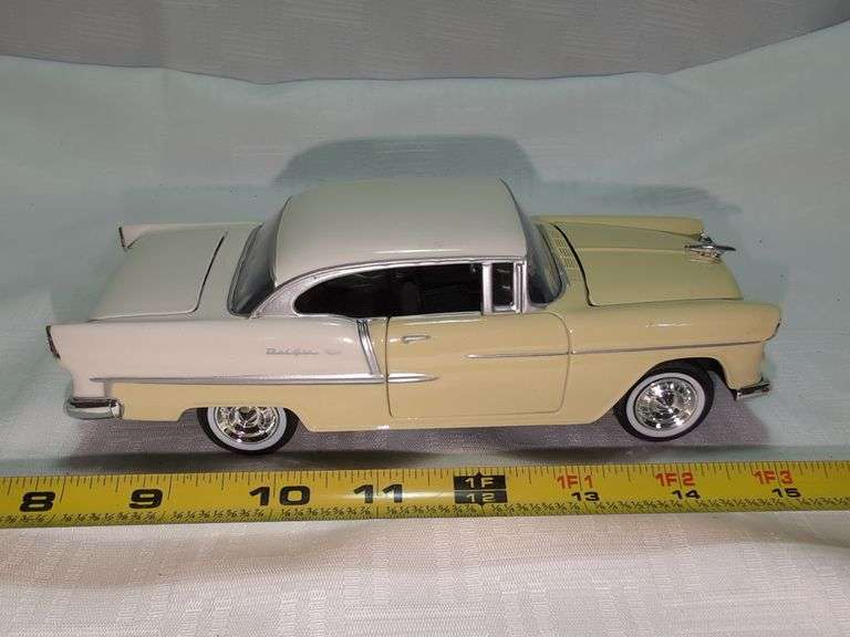 1955 CHEVROLET BEL AIR DIECAST CAR MODEL