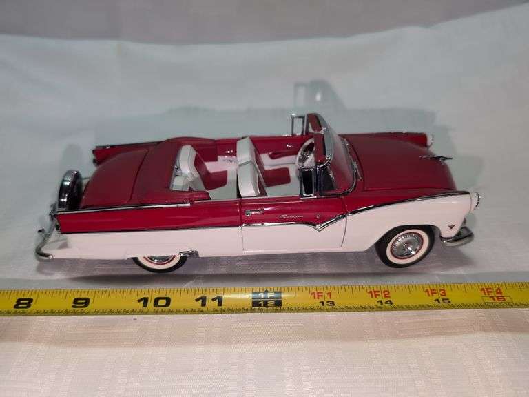 1955 FORD SUNLINER DIECAST CAR MODEL