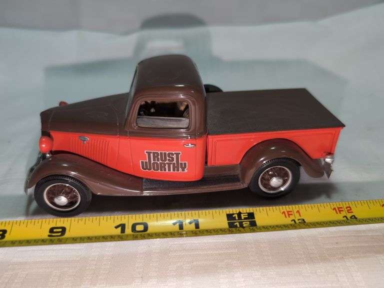 1935 FORD DIECAST PICKUP TRUCK MODEL BANK