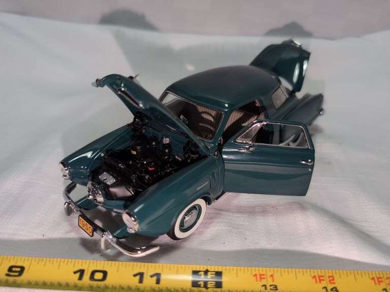 1950 STUDEBAKER CHAMPION COUPE DIECAST CAR MODEL