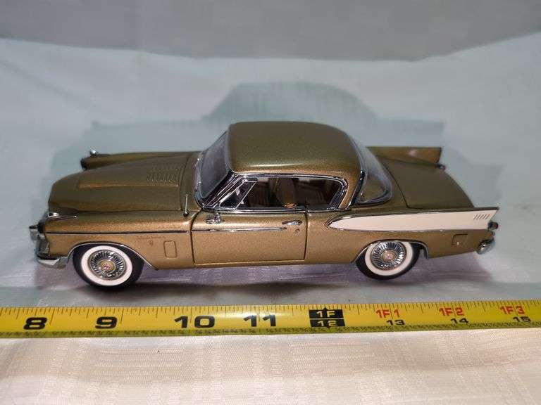 1957 STUDEBAKER GOLDEN HAWK DIECAST CAR MODEL