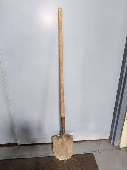 SPADE SHOVEL