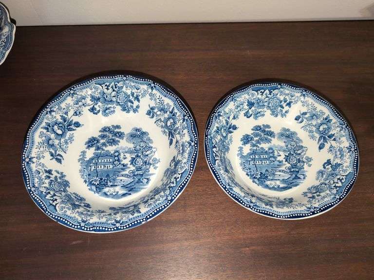 (2) CLARICE CLIFF ROYAL STAFFORDSHIRE TONQUIN SERVING BOWLS
