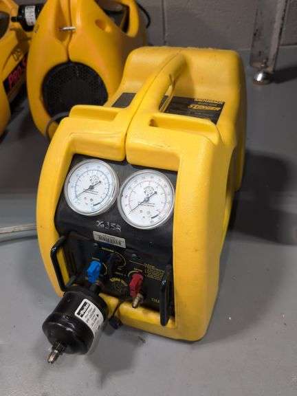 STINGER MODEL 2000 REFRIGERANT RECOVERY SYSTEM (RUNS)