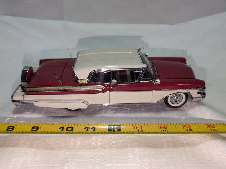 1957 MERCURY TURNPIKE CRUISER DIECAST CAR MODEL