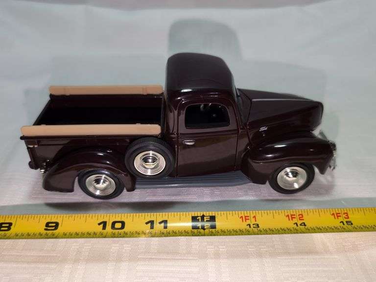 1940 FORD DIECAST PICKUP TRUCK MODEL