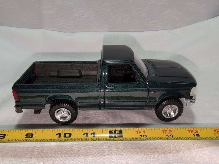 1995 FORD F-150 DIECAST PICKUP TRUCK MODEL