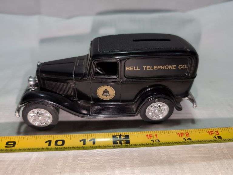 1932 FORD DELIVERY VAN DIECAST CAR MODEL BANK