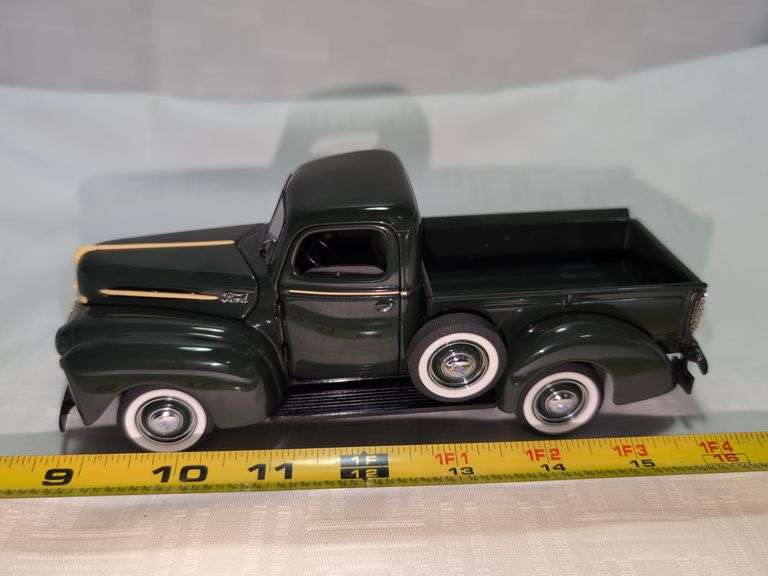 1942 FORD DIECAST PICKUP TRUCK MODEL
