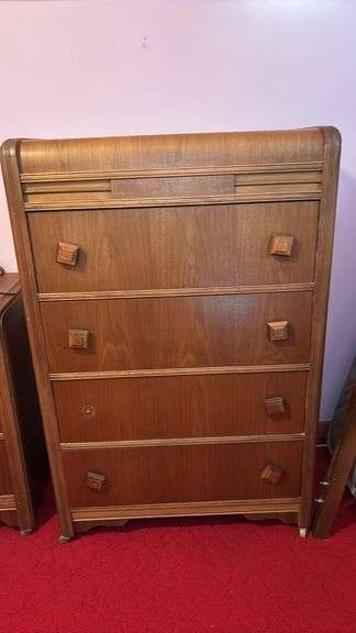 17” X 30.5” X 46”T 4 DRAWER WOOD DRESSER ( KNOB IS IN DRAWER)