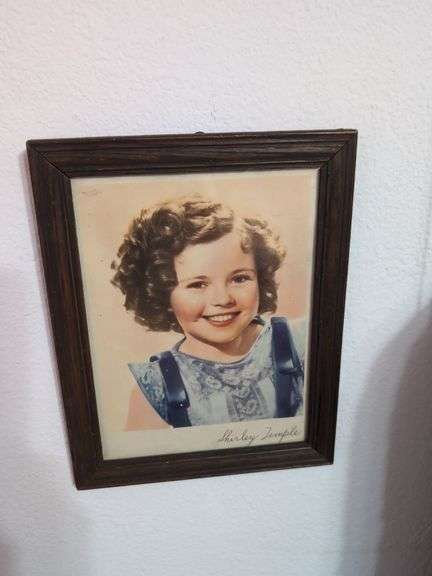 SHIRLEY TEMPLE PICTURE IN FRAME (8" X 10")