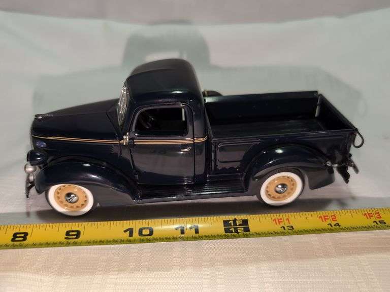 1938 FORD DIECAST PICKUP TRUCK MODEL