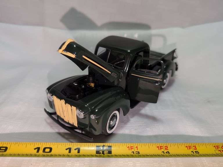 1942 FORD DIECAST PICKUP TRUCK MODEL