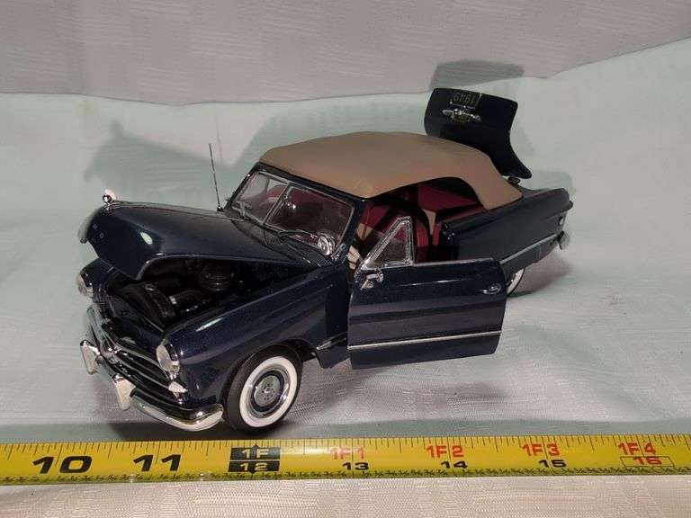 1949 FORD CONVERTIBLE DIECAST CAR MODEL