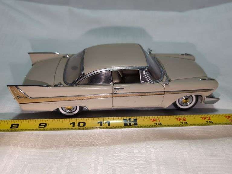 1958 PLYMOUTH FURY DIECAST CAR MODEL