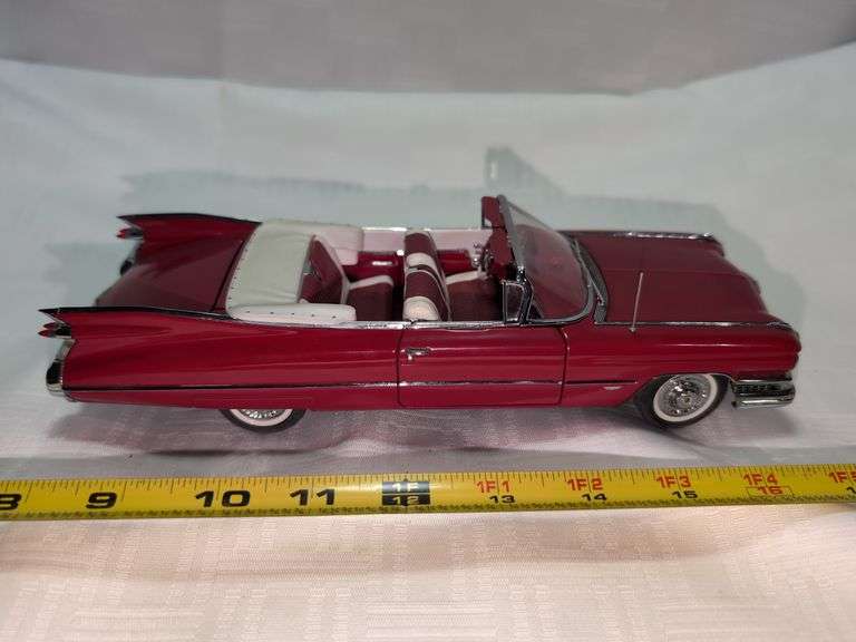 1959 CADILLAC SERIES 62 DIECAST CAR MODEL