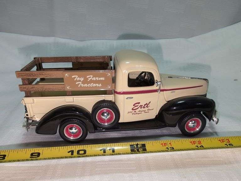 1940 FORD DIECAST PICKUP TRUCK MODEL