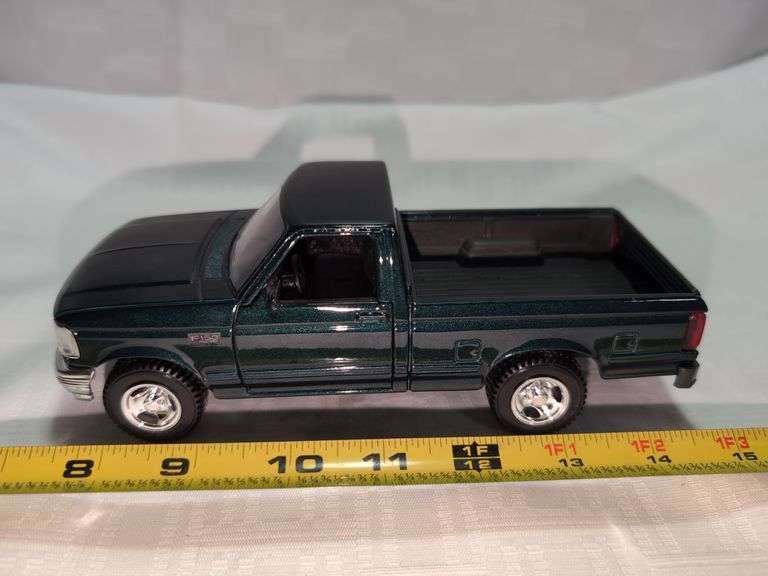 1995 FORD F-150 DIECAST PICKUP TRUCK MODEL