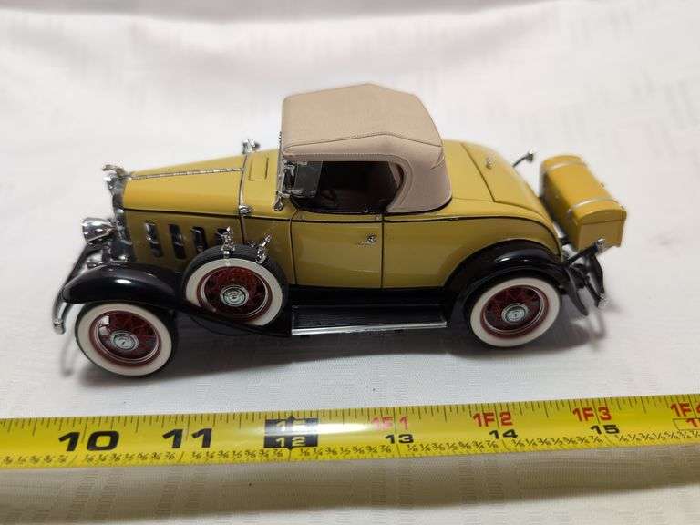 1932 CHEVROLET CONFEDERATE DIECAST CAR MODEL