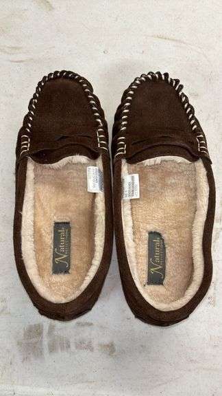 WOMEN’S SIZE 11 SHOES