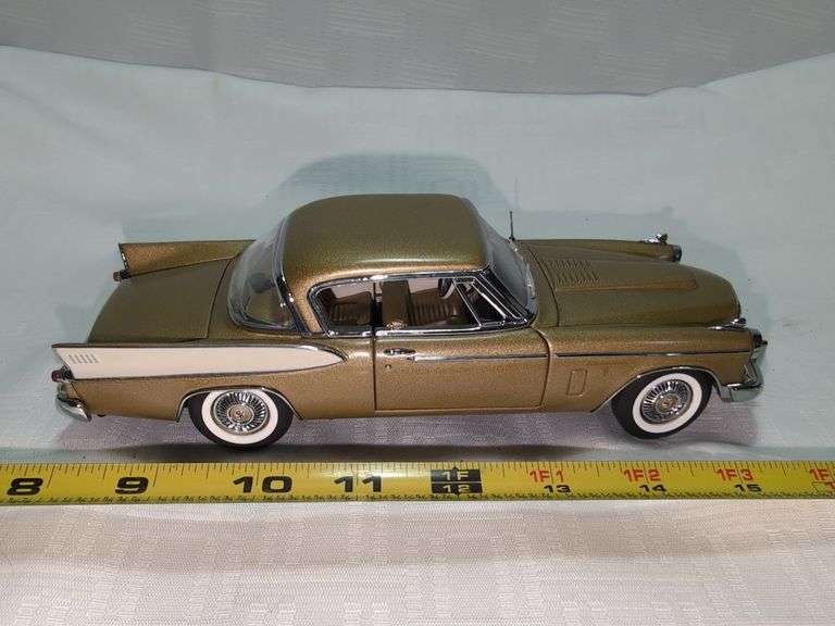 1957 STUDEBAKER GOLDEN HAWK DIECAST CAR MODEL