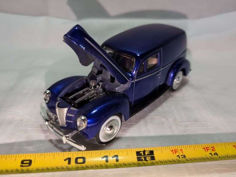 1940 FORD SEDAN DELIVERY DIECAST CAR MODEL