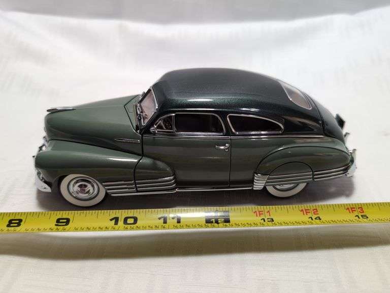 1948 CHEVROLET FLEETLINE AEROSEDAN DIECAST CAR MODEL