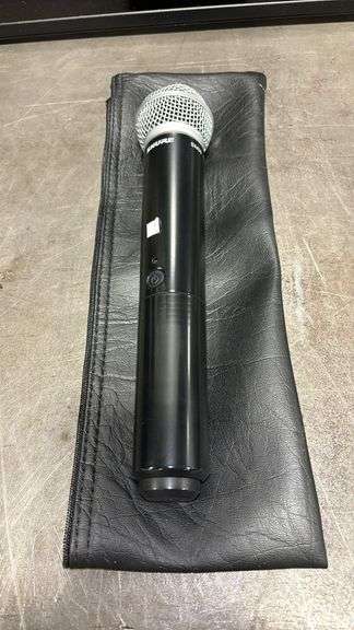 SHURE WIRELESS MICROPHONE WITH BAG