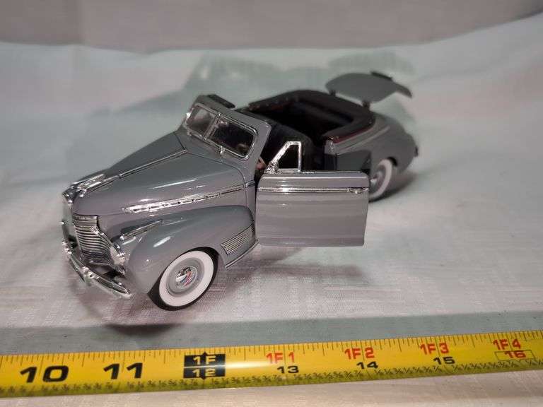 1941 CHEVROLET SPECIAL DELUXE DIECAST CAR MODEL
