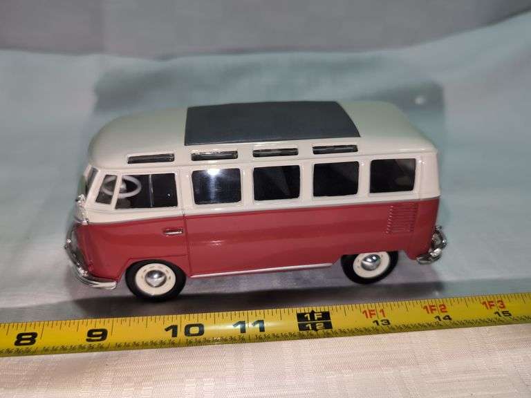 1962 VOLKSWAGEN VAN SAMBA DIECAST CAR MODEL
