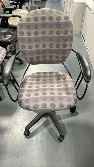 ADJUSTABLE OFFICE CHAIR