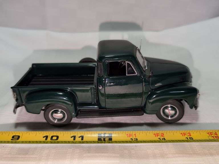 1953 CHEVROLET 3100 DIECAST PICKUP TRUCK MODEL