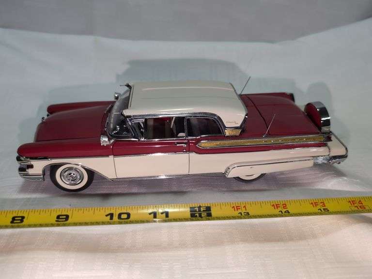 1957 MERCURY TURNPIKE CRUISER DIECAST CAR MODEL