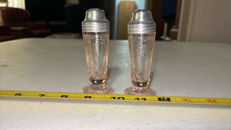 ROYAL LACE PINK DEPRESSION SALT & PEPPER SHAKERS