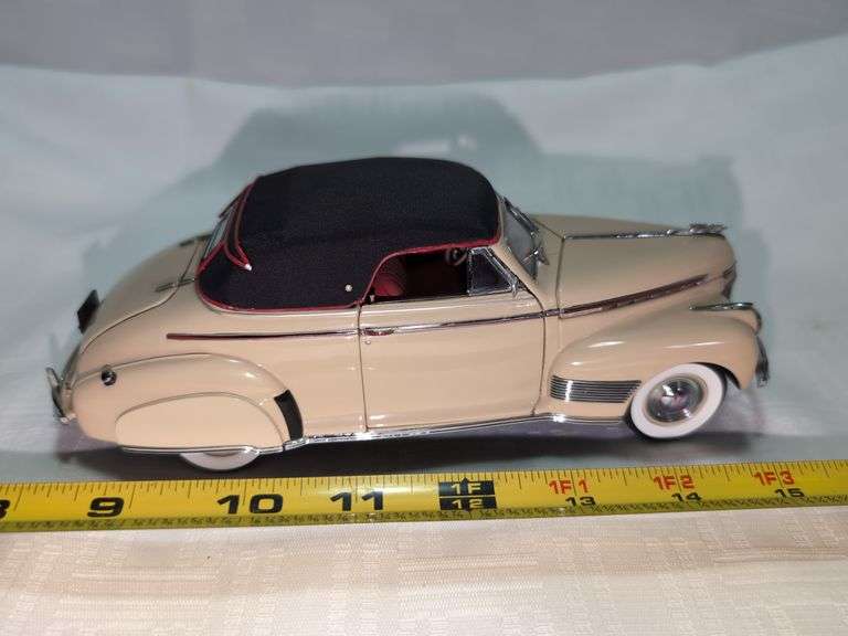 1941 CHEVROLET SPECIAL DELUXE DIECAST CAR MODEL