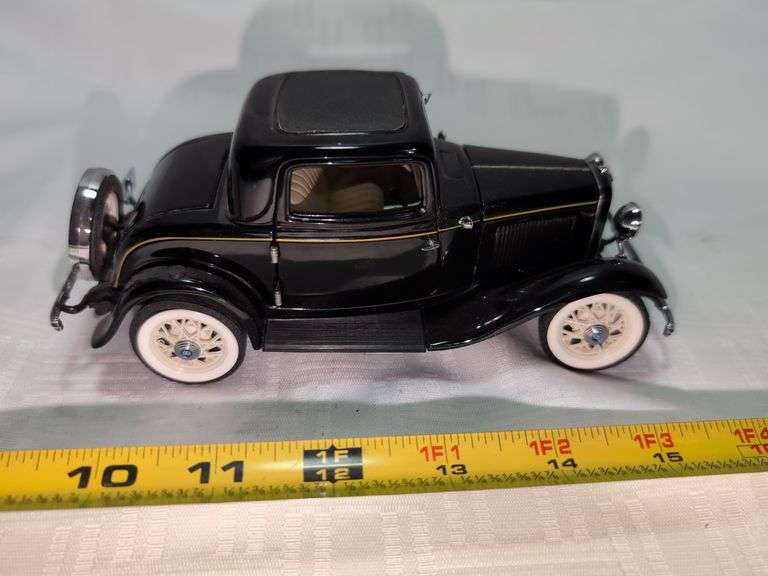 1932 FORD DIECAST CAR MODEL