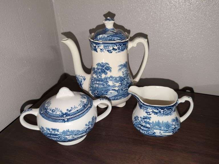 CLARICE CLIFF ROYAL STAFFORDSHIRE TONQUIN TEAPOT & CREAMER/SUGAR SET