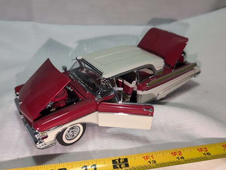 1957 MERCURY TURNPIKE CRUISER DIECAST CAR MODEL