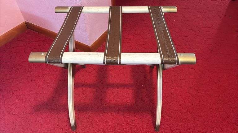 19”T LUGGAGE HOLDER