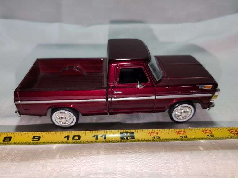 1969 FORD F100 DIECAST PICKUP TRUCK MODEL