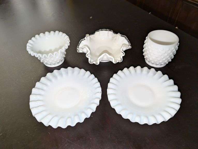 ASST'D HOBNAIL GLASSWARE PIECES & FENTON FLUTED DISH