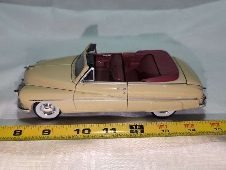 1949 MERCURY CONVERTIBLE DIECAST CAR MODEL