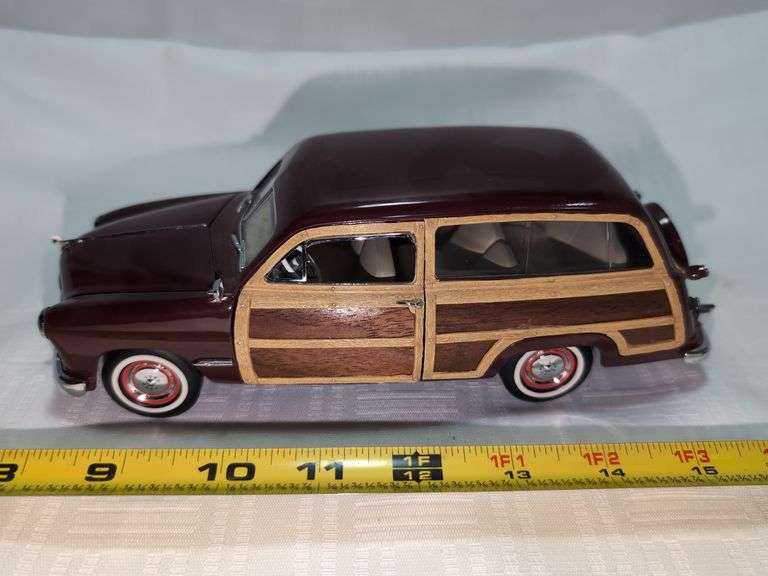 1949 FORD WOODY WAGON DIECAST CAR MODEL